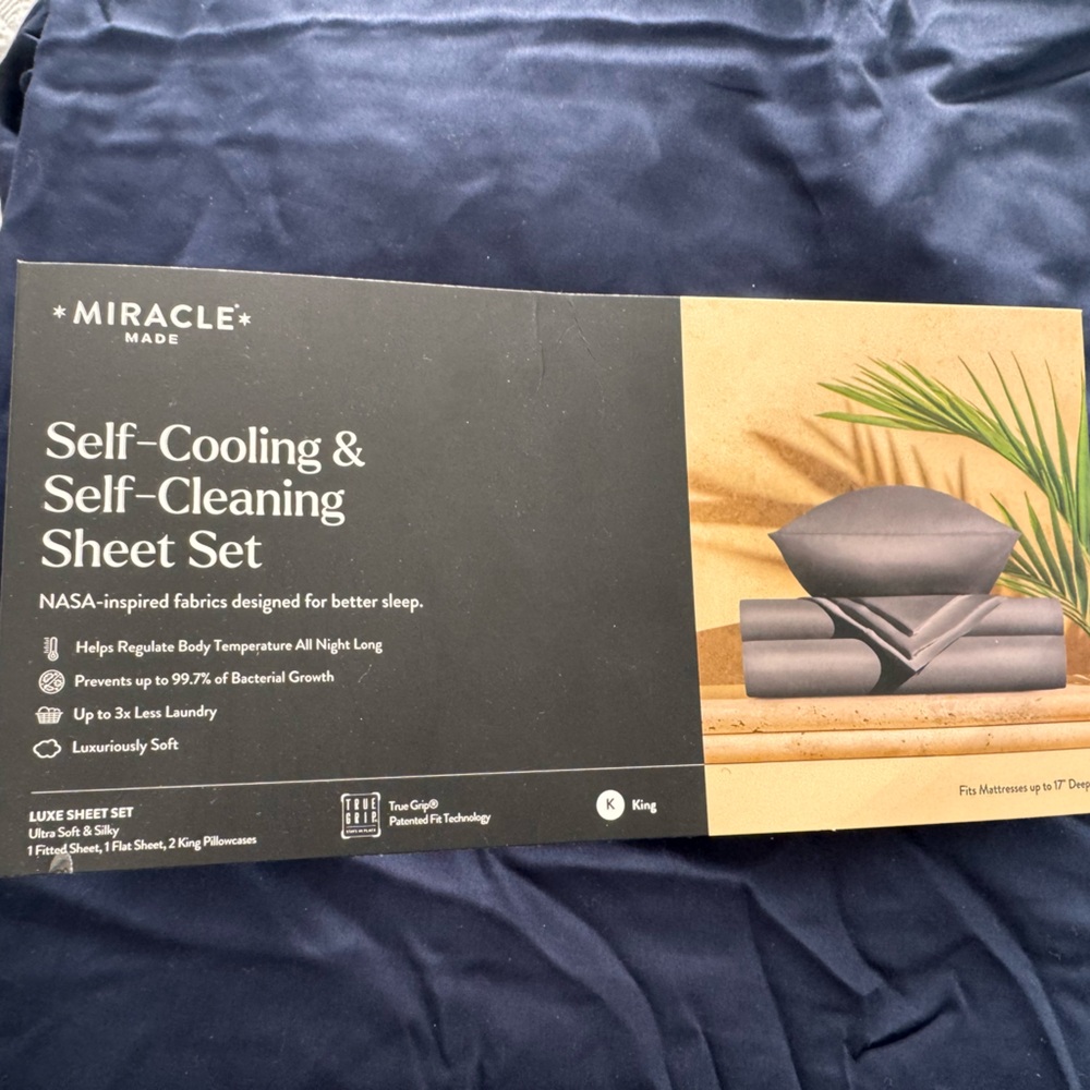 Miracle Navy Self-Cleaning Sheet Set